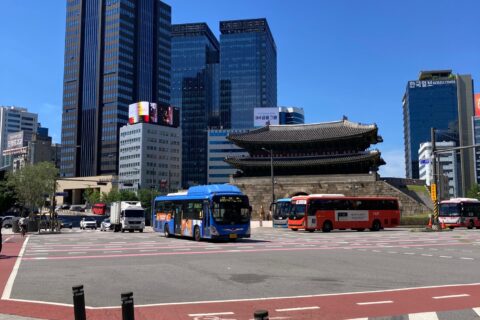 クルマ事情も「近くて遠い国」なのか？ ホルムズ危機でEVが拡大中の韓国のクルマ事情